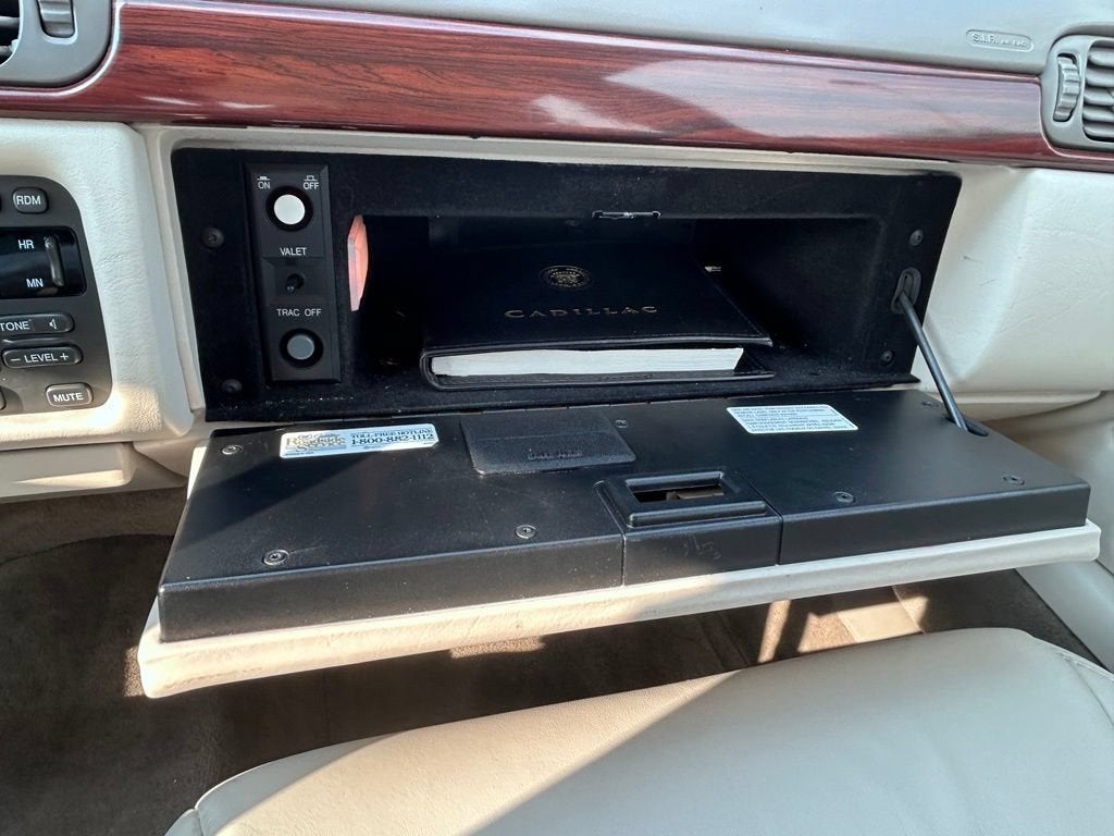 1999 Cadillac Deville Standard