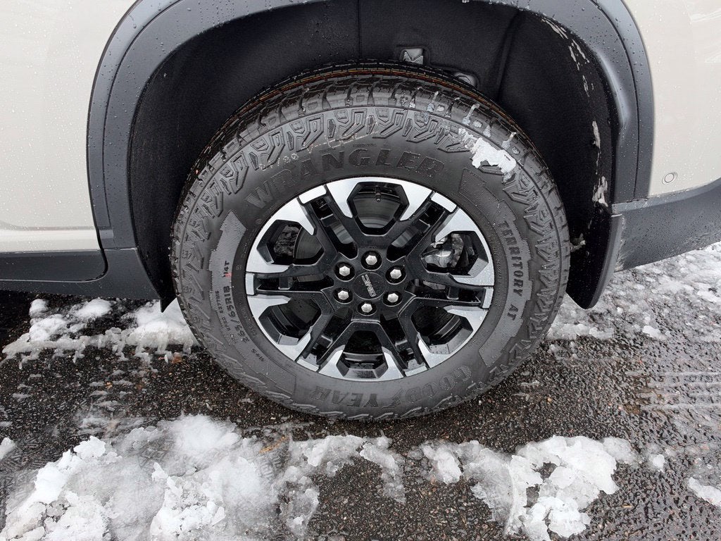 2027 GMC Acadia AT4