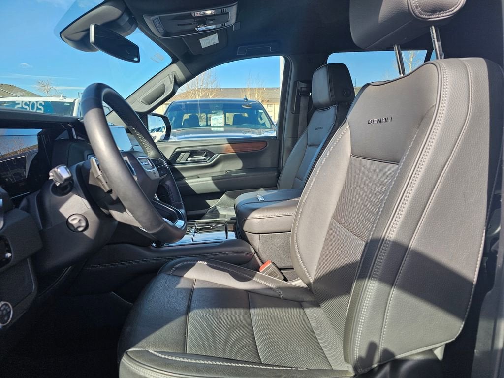 2025 GMC Yukon Denali