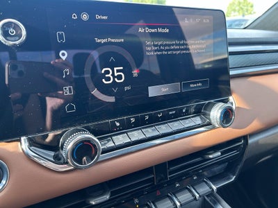 2023 GMC Canyon 4WD AT4