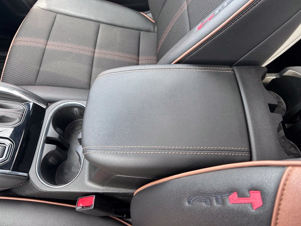 2023 GMC Canyon 4WD AT4
