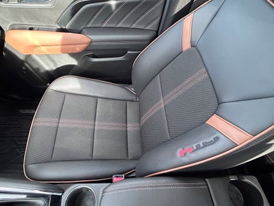 2023 GMC Canyon 4WD AT4
