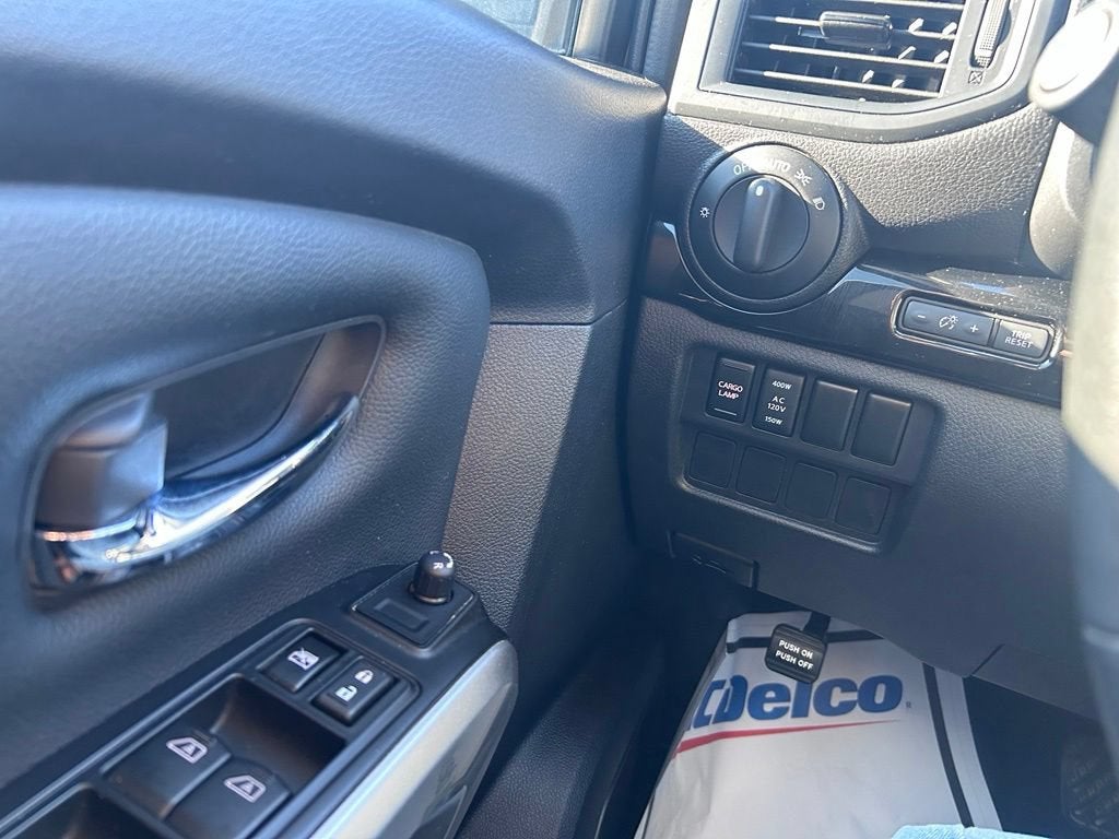 2023 Nissan TITAN Crew Cab SV 4x4