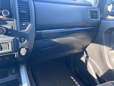 2023 Nissan TITAN Crew Cab SV 4x4
