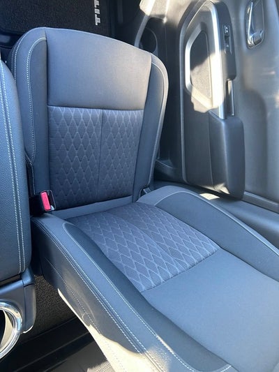 2023 Nissan TITAN Crew Cab SV 4x4