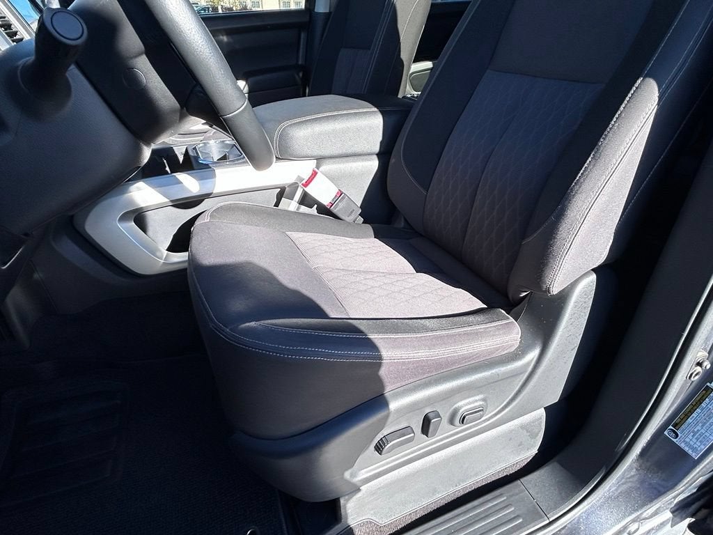 2023 Nissan TITAN Crew Cab SV 4x4