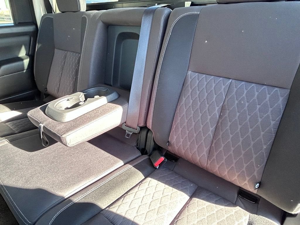 2023 Nissan TITAN Crew Cab SV 4x4