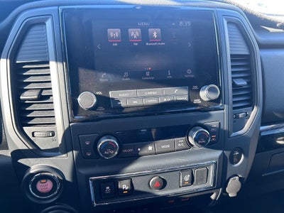 2023 Nissan TITAN Crew Cab SV 4x4
