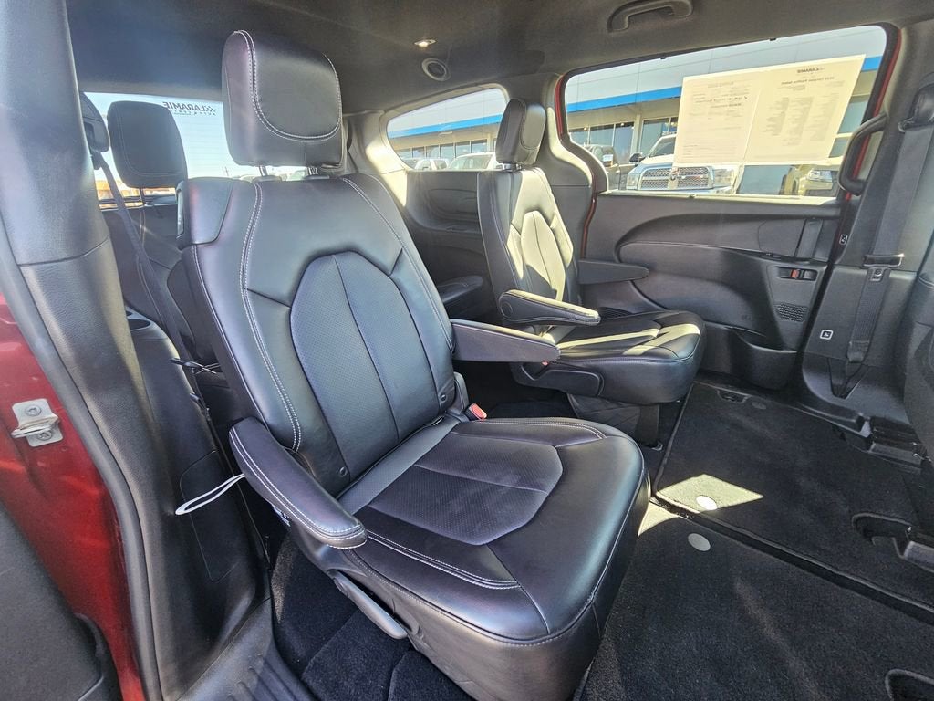 2025 Chrysler Pacifica Select