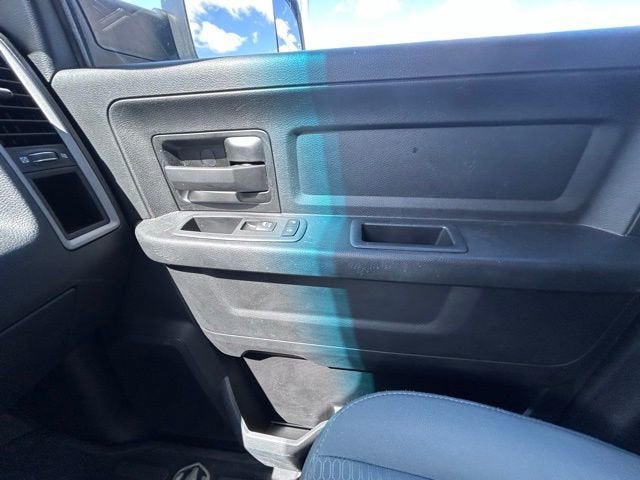2018 RAM 2500 Tradesman Crew Cab 4x4 8' Box