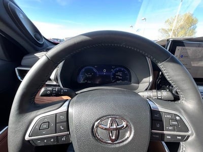 2024 Toyota Highlander Hybrid Platinum