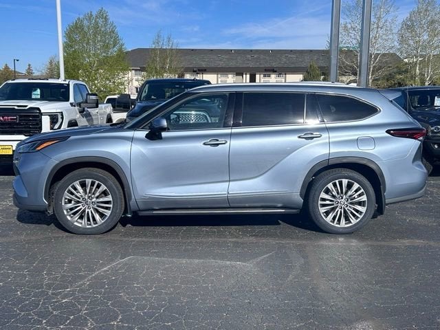 2024 Toyota Highlander Hybrid Platinum
