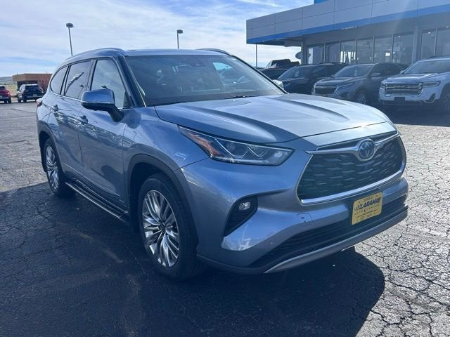 2024 Toyota Highlander Hybrid Platinum