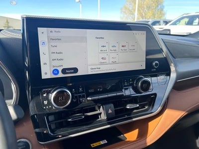 2024 Toyota Highlander Hybrid Platinum