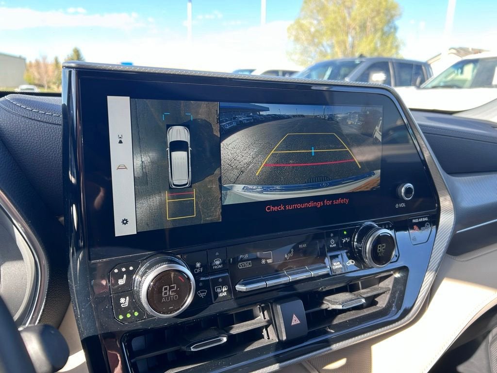 2024 Toyota Highlander Hybrid Platinum