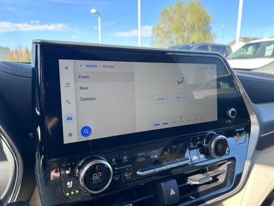 2024 Toyota Highlander Hybrid Platinum