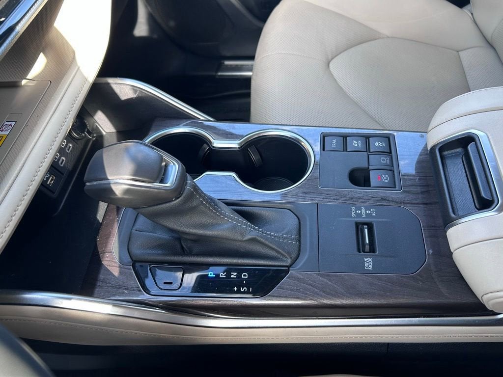 2024 Toyota Highlander Hybrid Platinum