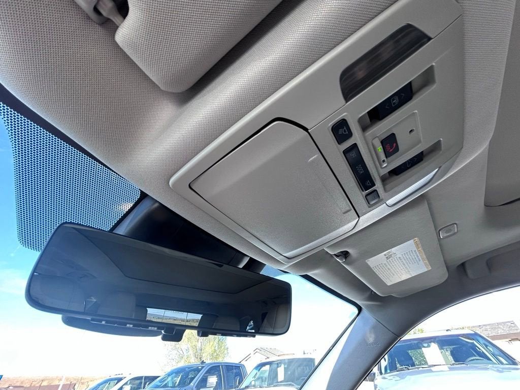 2024 Toyota Highlander Hybrid Platinum