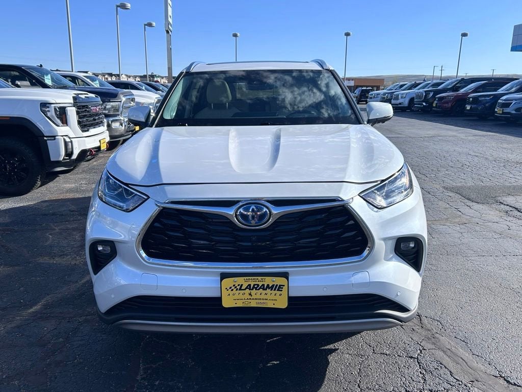 2024 Toyota Highlander Hybrid Platinum
