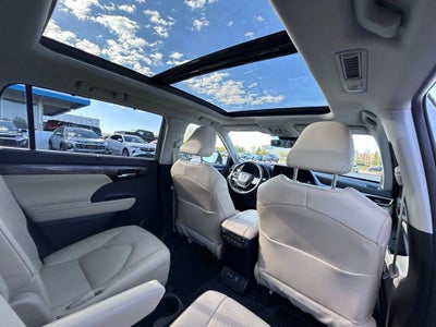 2024 Toyota Highlander Hybrid Platinum